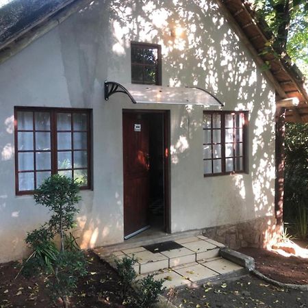 Pecan Bush Lodge Magaliesburg Exterior foto
